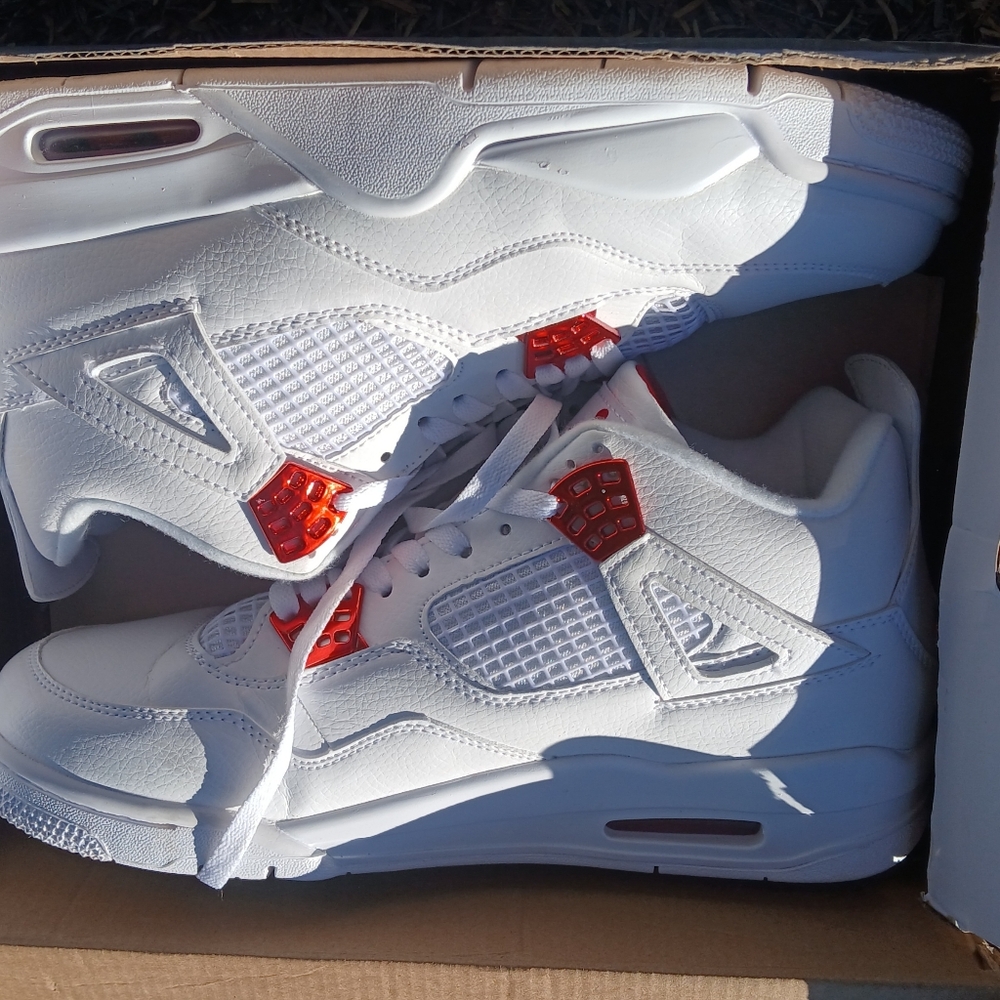 Air Jordan 4 Retro Women's Red Metallic CT8527 Size 9.5